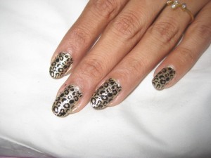 Leopard print nail stamping