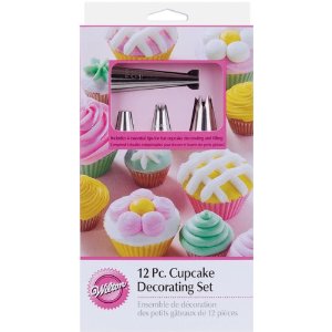 Cake decorating kit