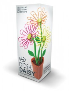 Desk daisy: Magnetic Flower paper clip holder 