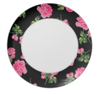 Rose plates: Pink roses Floral pattern on black and white plate